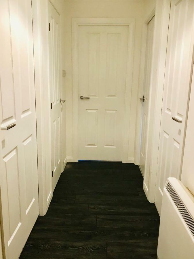 Central Spacious 2 Bedroom By Union Square Free Parking แอเบอร์ดีน ภายนอก รูปภาพ