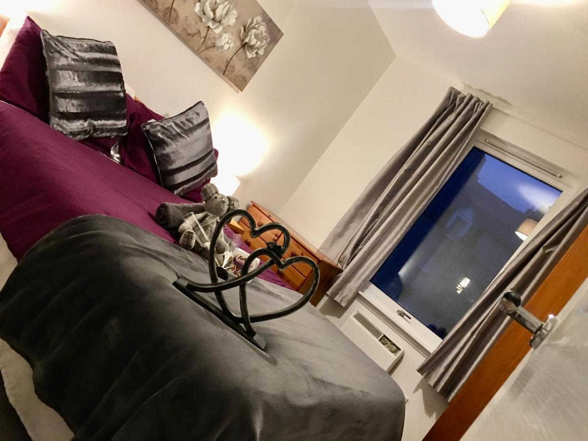 Central Spacious 2 Bedroom By Union Square Free Parking แอเบอร์ดีน ภายนอก รูปภาพ