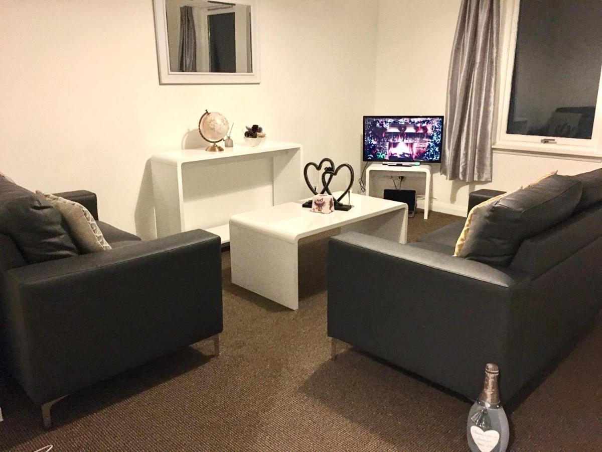 Central Spacious 2 Bedroom By Union Square Free Parking แอเบอร์ดีน ภายนอก รูปภาพ