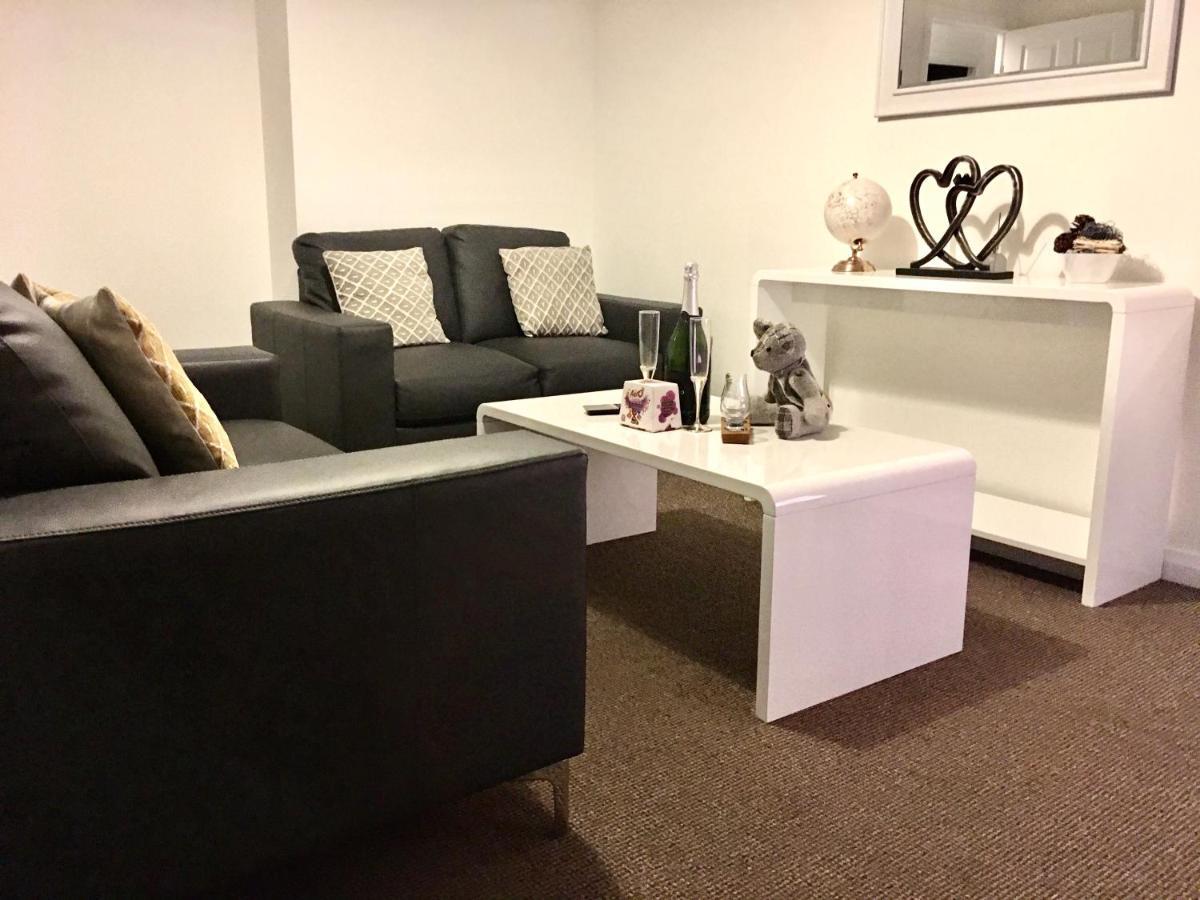 Central Spacious 2 Bedroom By Union Square Free Parking แอเบอร์ดีน ภายนอก รูปภาพ